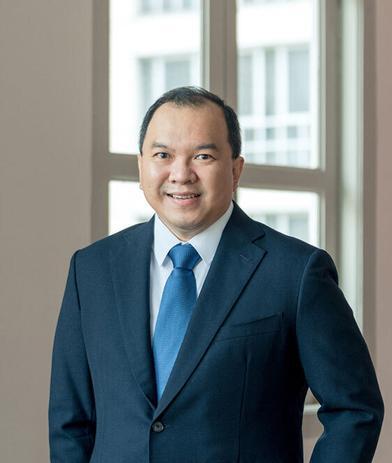 Portrait of Barry Aryanasvara, leadership advisor at Russell Reynolds Associates