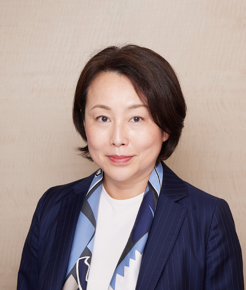 Portrait of Saeri Sone, leadership advisor at Russell Reynolds Associates