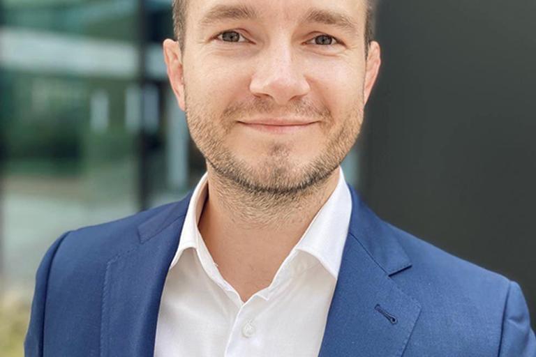 Portrait of Bartek Zachara, leadership advisor at Russell Reynolds Associates