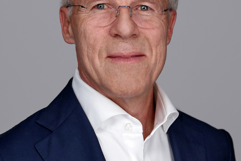 Portrait of Jacques Bouwens, leadership advisor at Russell Reynolds Associates