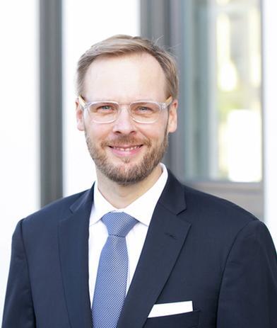 Portrait of Tobias Bothe-Hutschenreuter, leadership advisor at Russell Reynolds Associates
