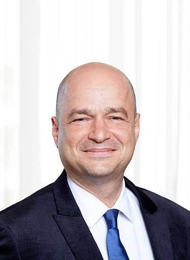 Portrait of Jacques Sarfatti, leadership advisor at Russell Reynolds Associates