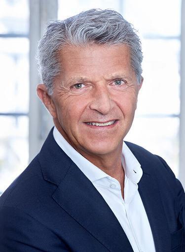 Portrait of Peter Levin, leadership advisor at Russell Reynolds Associates