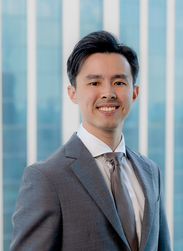 Portrait of Derek Poh, leadership advisor at Russell Reynolds Associates