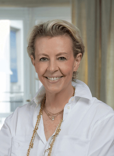 Portrait of Florence Ferraton, leadership advisor at Russell Reynolds Associates