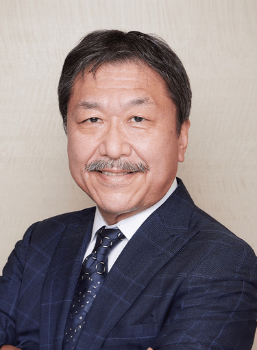 Portrait of Yukihiro Koshiishi, leadership advisor at Russell Reynolds Associates