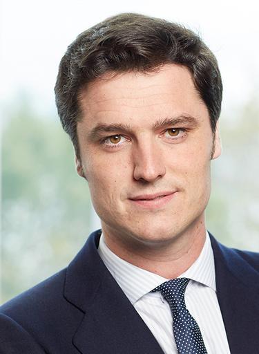 Portrait of Andres Gil-Casares, leadership advisor at Russell Reynolds Associates
