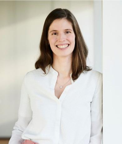Portrait of Sarah De Meulenaer, leadership advisor at Russell Reynolds Associates