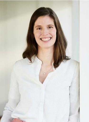 Portrait of Sarah De Meulenaer, leadership advisor at Russell Reynolds Associates